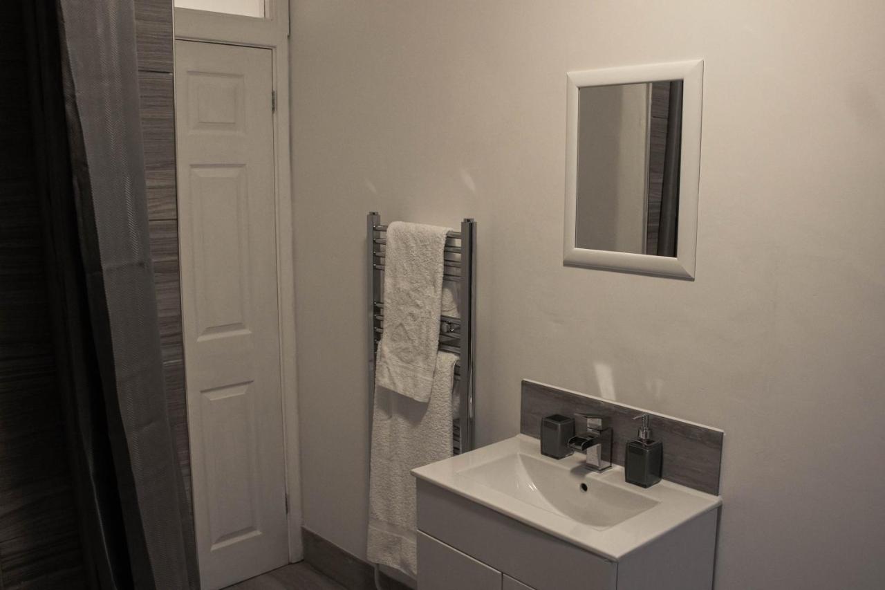 Business Friendly 3Br Home - King Size Beds & Centrally Located Swansea Exterior foto